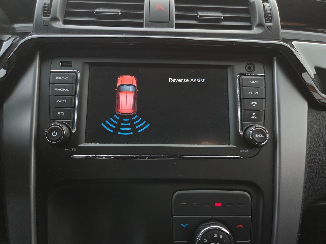 Mahindra KUV100 1.2 VVT K8 87cv