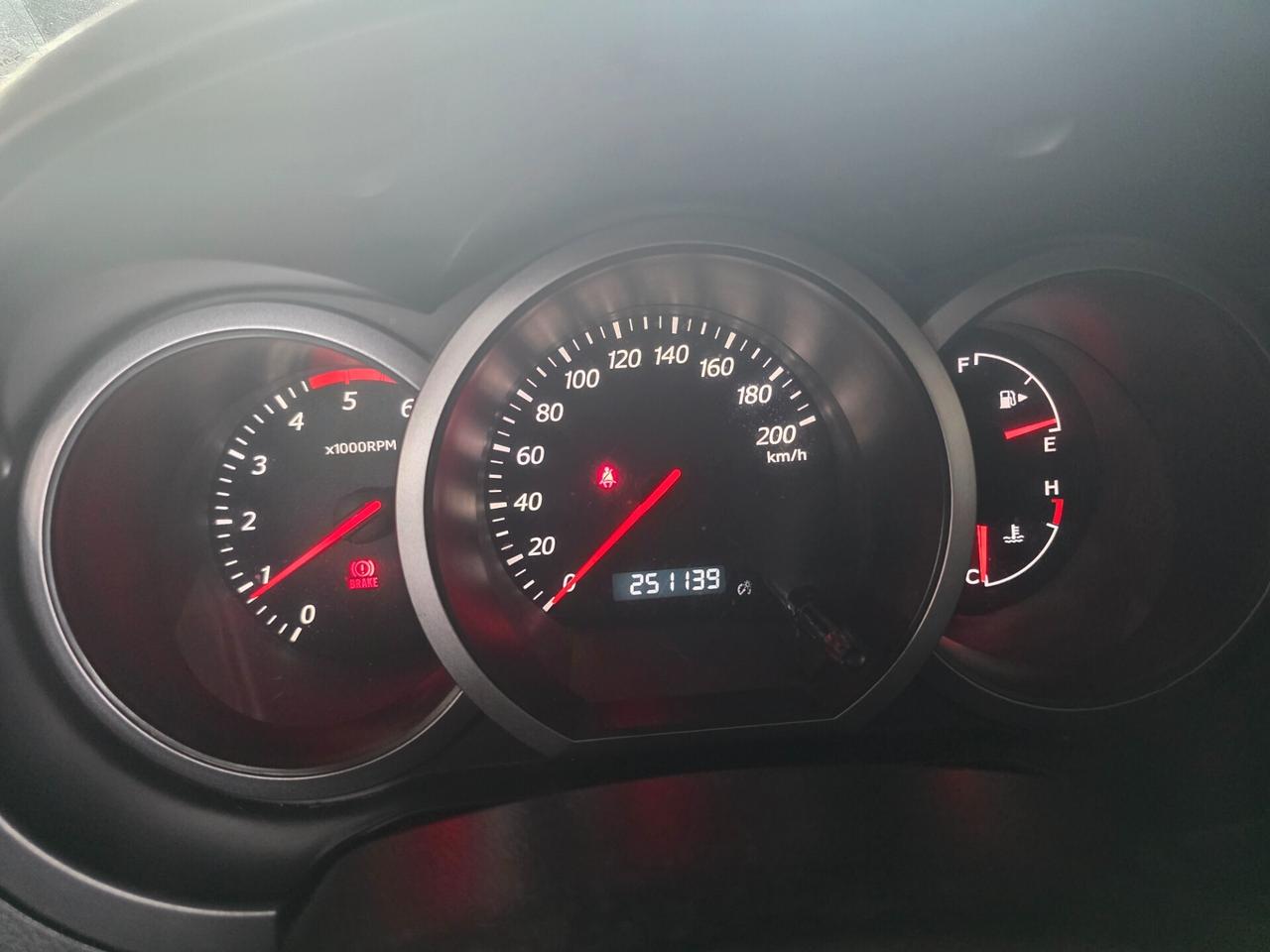 Suzuki Grand Vitara 1.9D 3 porte gancio traino