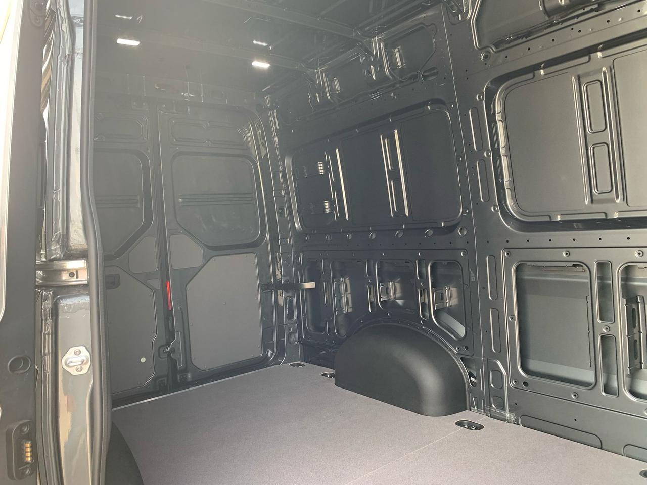Volkswagen Crafter 35 2.0 tdi 140cv l3h3 business auto