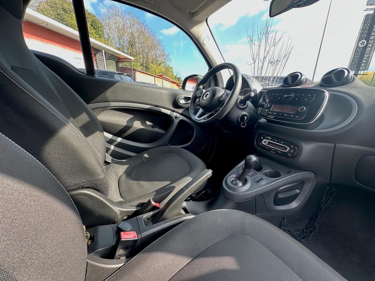 Smart ForTwo 70 1.0 twinamic Passion Matt UNIPRO Grau Permute Rate Garantita