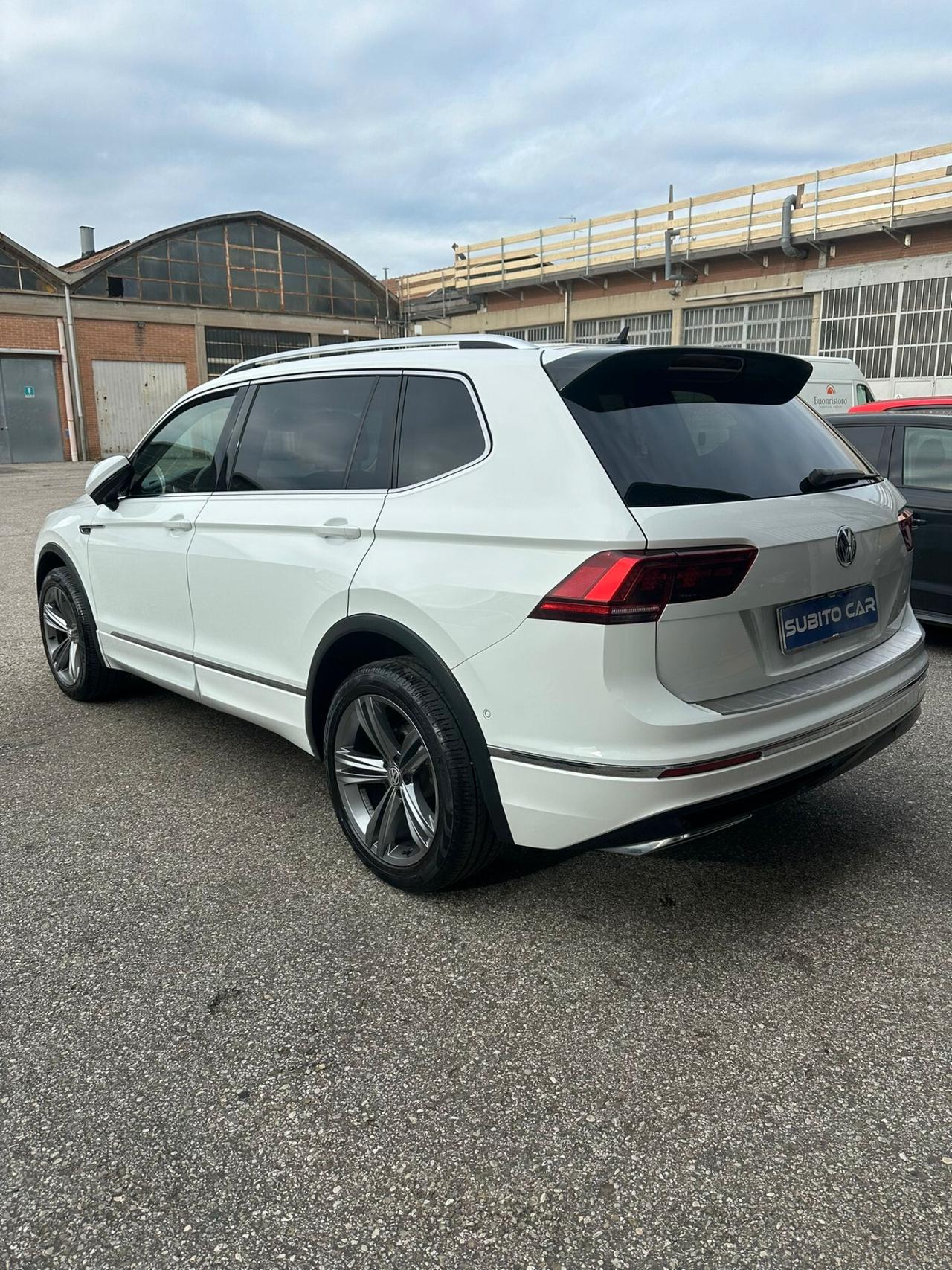 Volkswagen Tiguan Allspace Tiguan Allspace 2.0 TDI SCR DSG 4MOTION R-LINE 7 POSTI