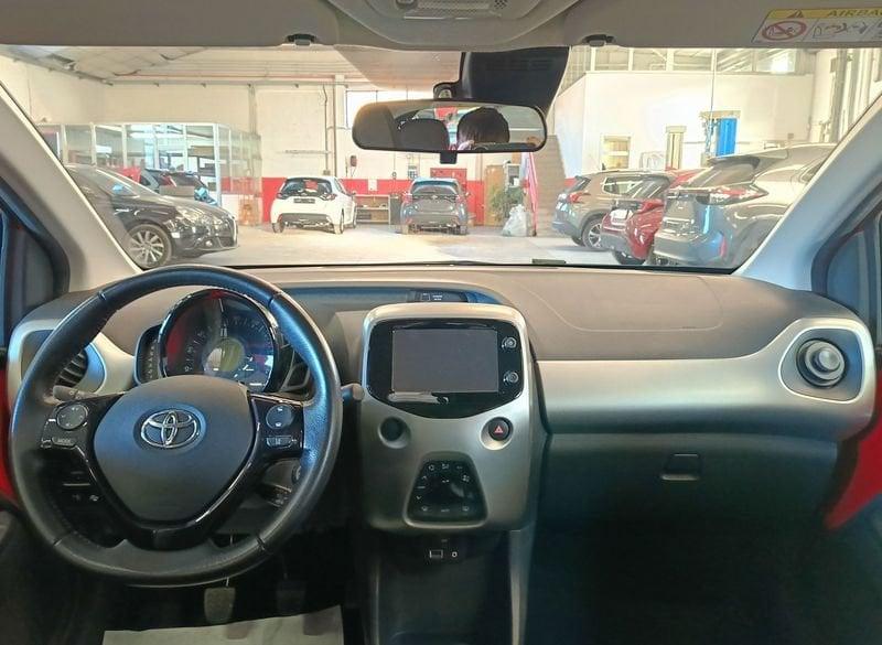 Toyota Aygo 1.0 VVT-i 69 CV 5 porte x-play TTS NEOPATENTATI