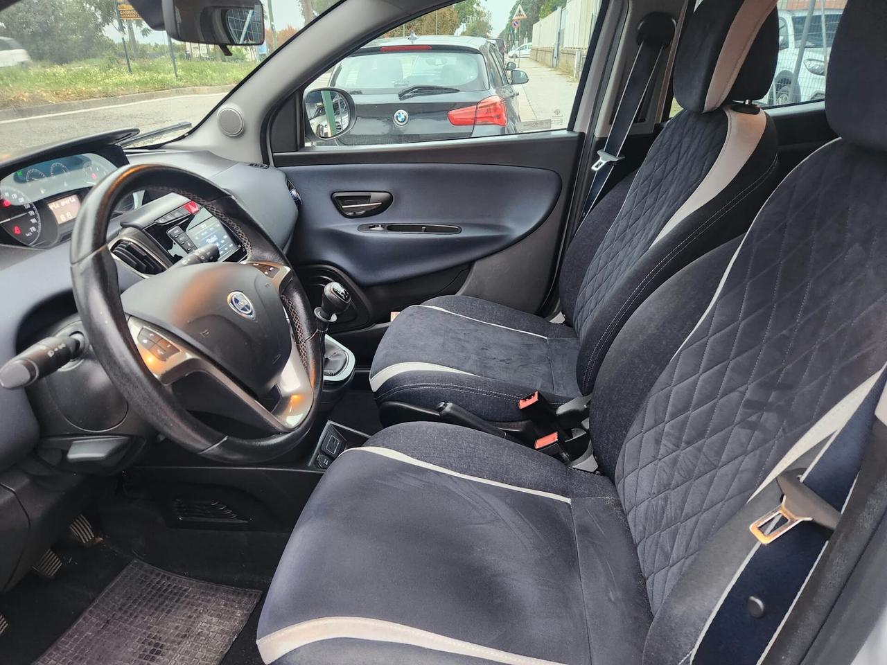 Lancia Ypsilon 1.2 69 CV 5 porte GPL Ecochic Platinum