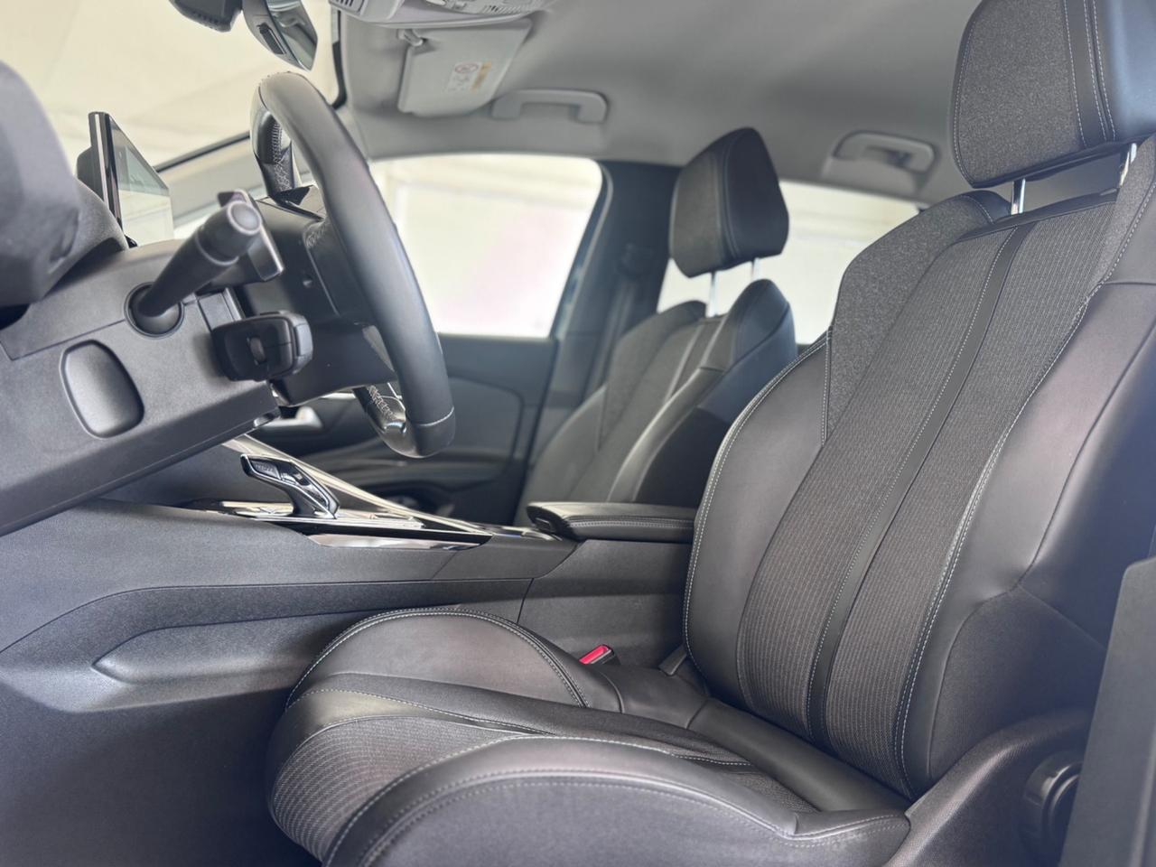 Peugeot 3008 Hybrid 225 e-EAT8 Allure Pack