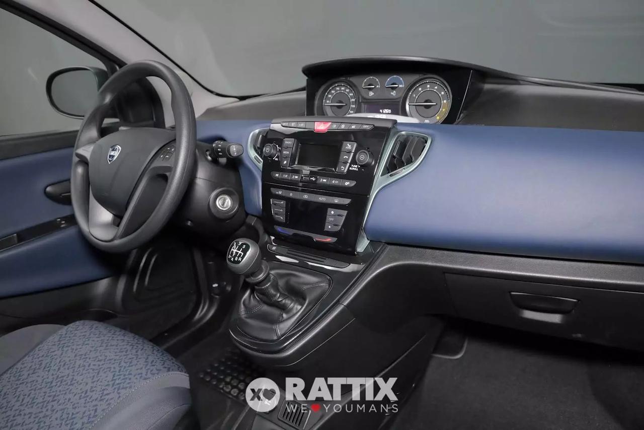 Lancia Ypsilon 1.0 Firefly Hybrid 70CV Silver