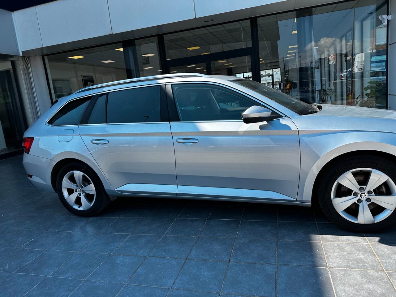 Skoda Superb 1.6 TDI Wagon Executive