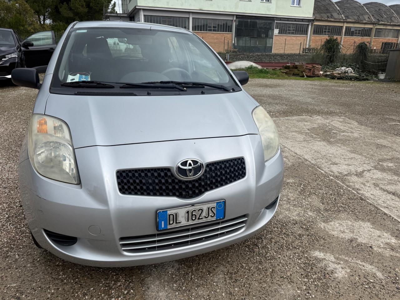 Toyota Yaris 1.0 5 porte Sol