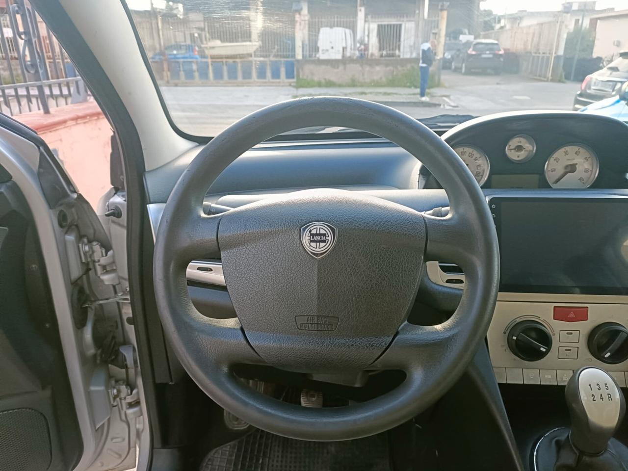 Lancia Ypsilon 1.3 MJT 90 CV Oro Plus