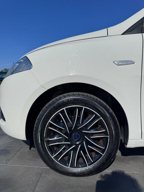 Lancia Ypsilon 5 Porte 1.0 FireFly Hybrid Silver