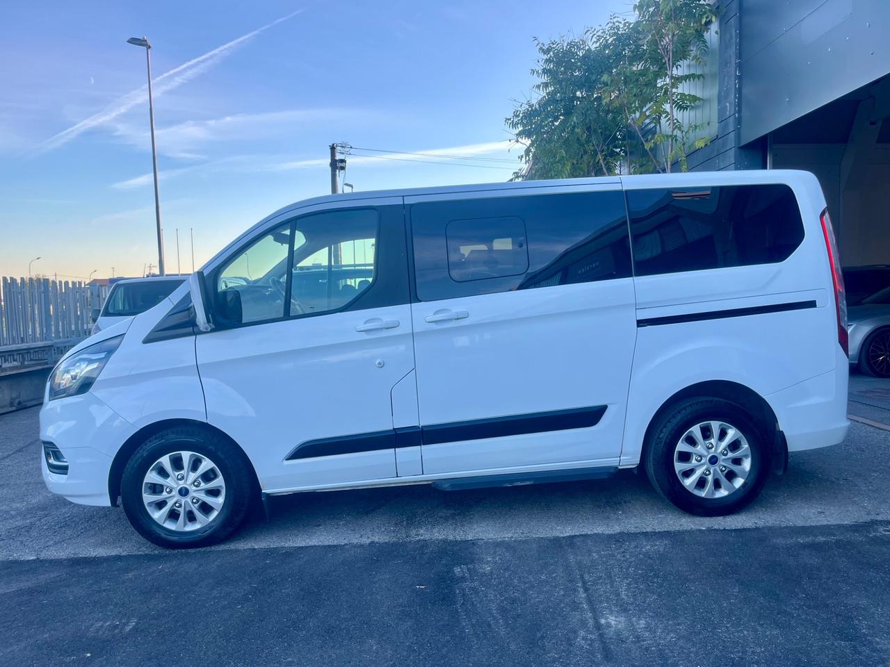 Ford Tourneo Custom 8/9 POSTI 2.0 TDCi Titanium