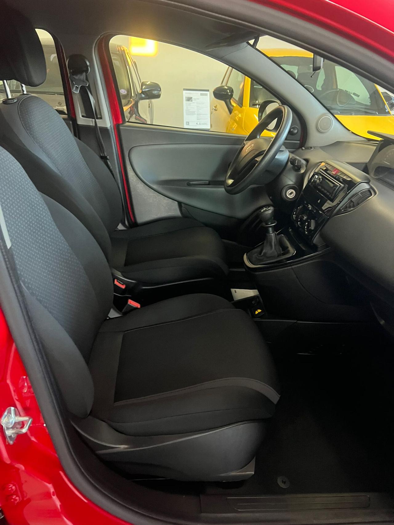 Lancia Ypsilon 1.2 69 CV 5 porte Gold