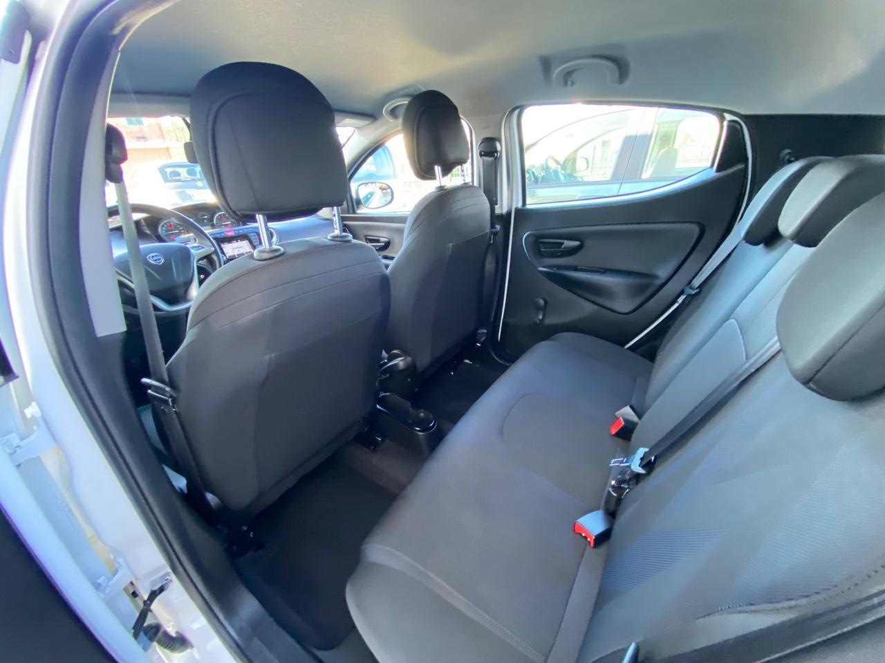 Lancia Ypsilon 1.2 69 CV 5 porte GPL Ecochic Gold