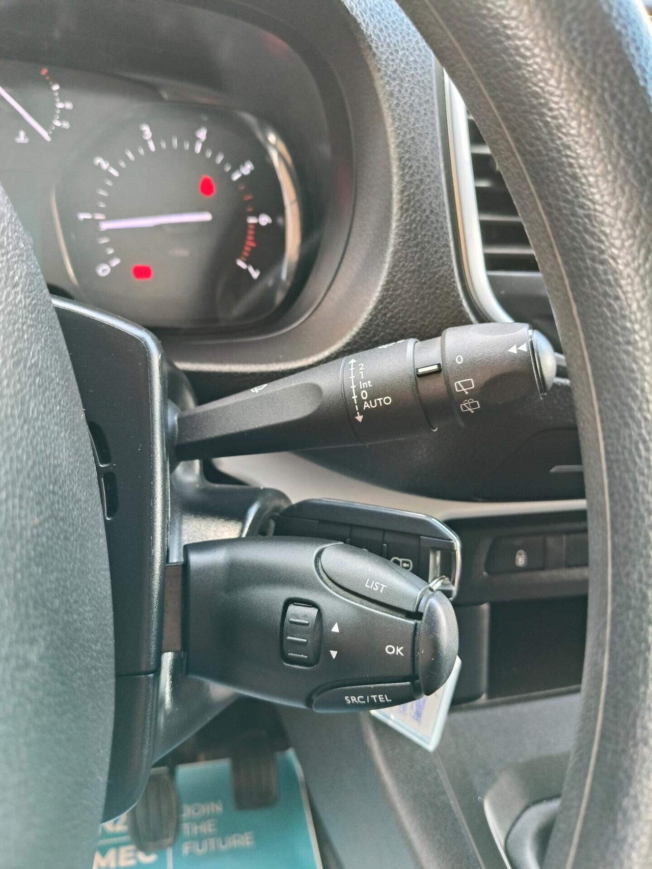 Peugeot Traveller BlueHDi 100 S&S Standard Business