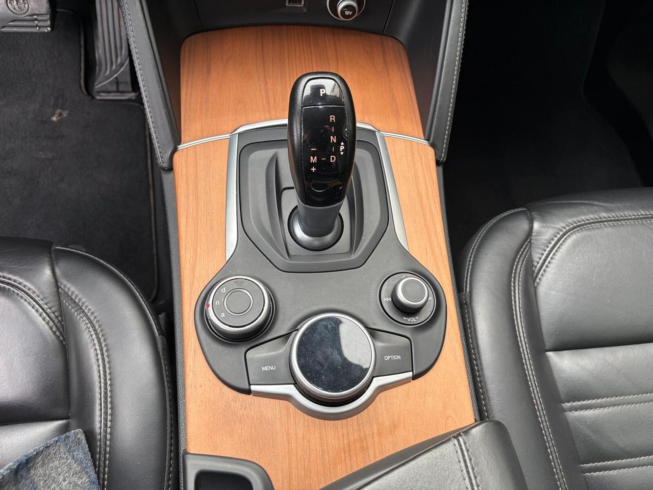 Alfa Romeo Stelvio 2.2 Turbodiesel 210 CV AT8 Q4 Executive