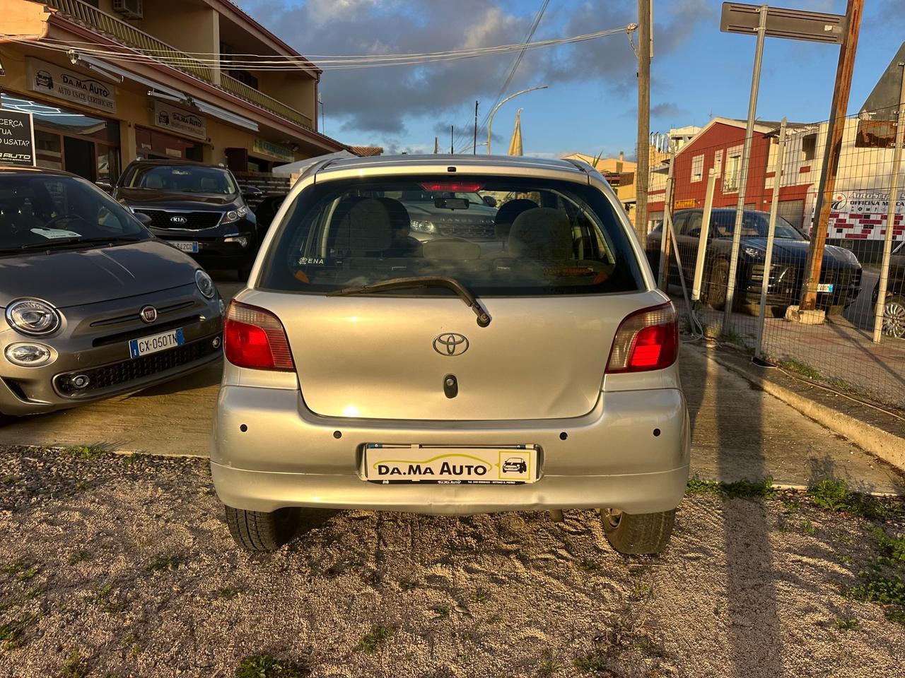 Toyota Yaris 1.0i 16V cat 5 porte Sol