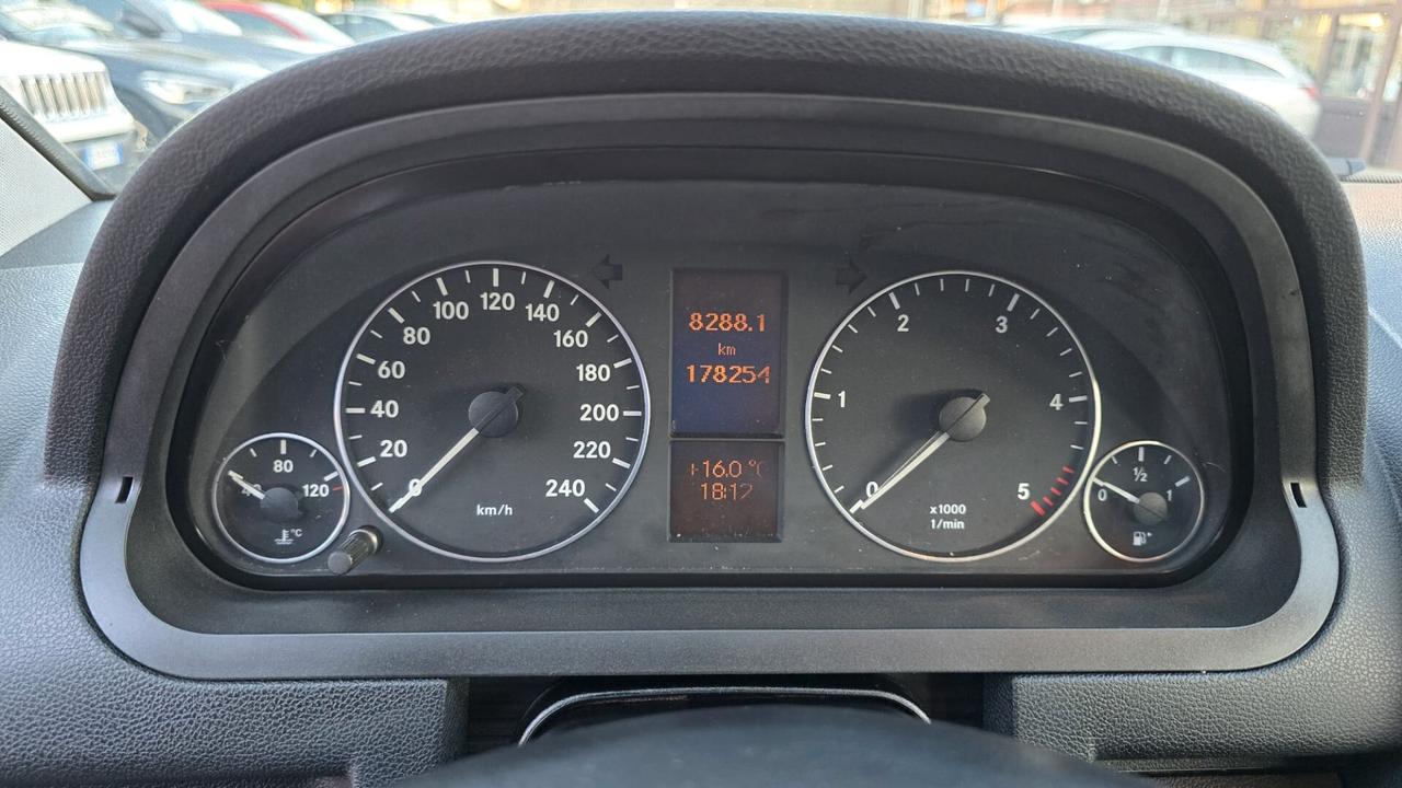 Mercedes-benz A 160 CDI BlueEFFICIENCY Avantgarde