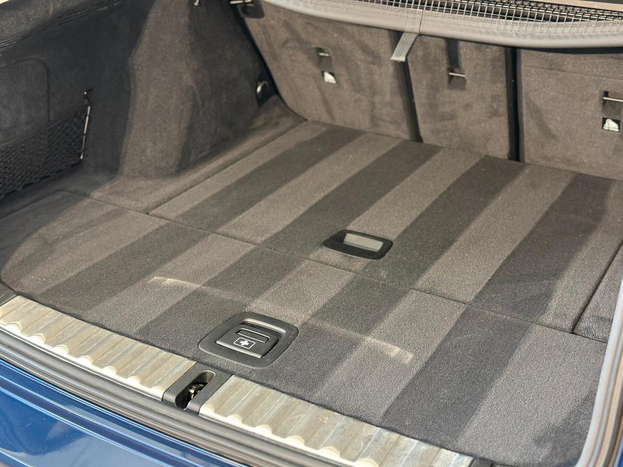 BMW 318d Touring MHEV Business Advantage auto