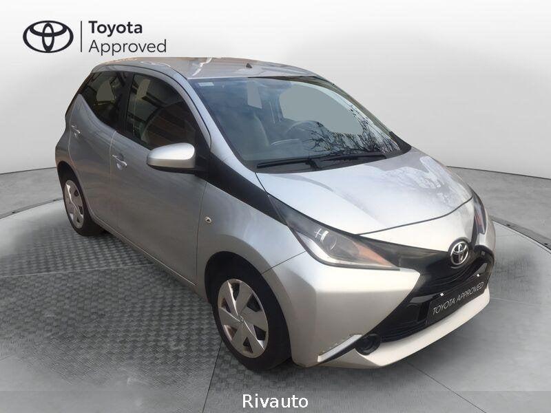 Toyota Aygo Aygo 1.0 VVT-i 69 CV 5 porte x-play TSS