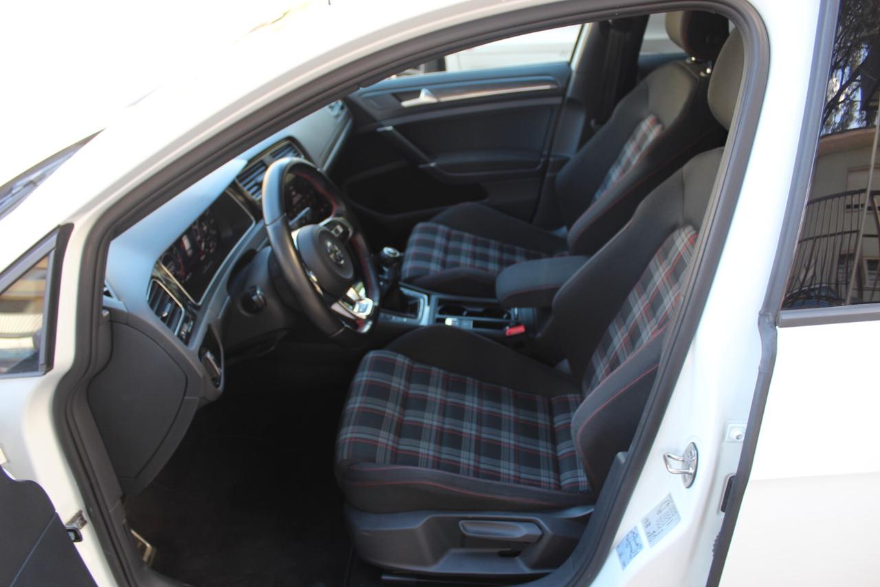 Volkswagen Golf GTI 2.0 230 CV TSI 5p. tetto apribile