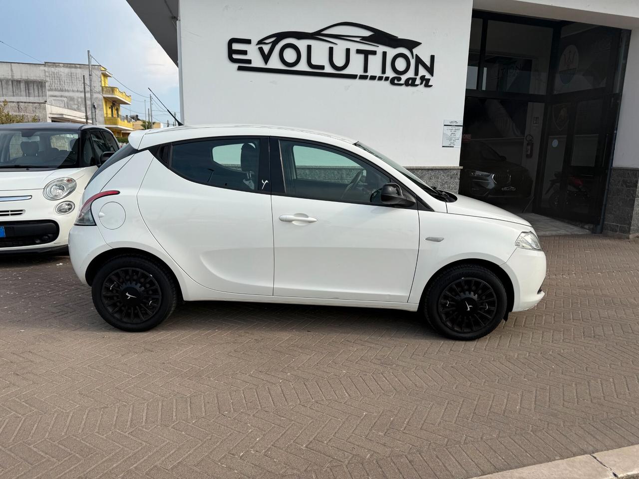 Lancia Ypsilon 1.2 69 CV 5 porte GPL Ecochic Gold