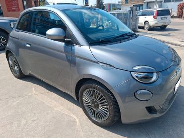 Fiat 500 500e Berlina 42 kWh Icon (301)
