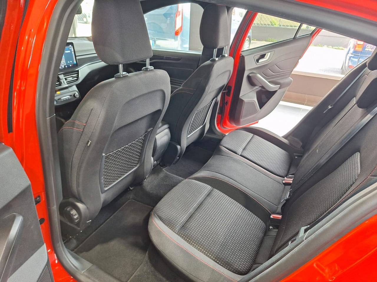 Ford Focus 1.0 EcoBoost Hybrid 125 CV 5p. ST-Line