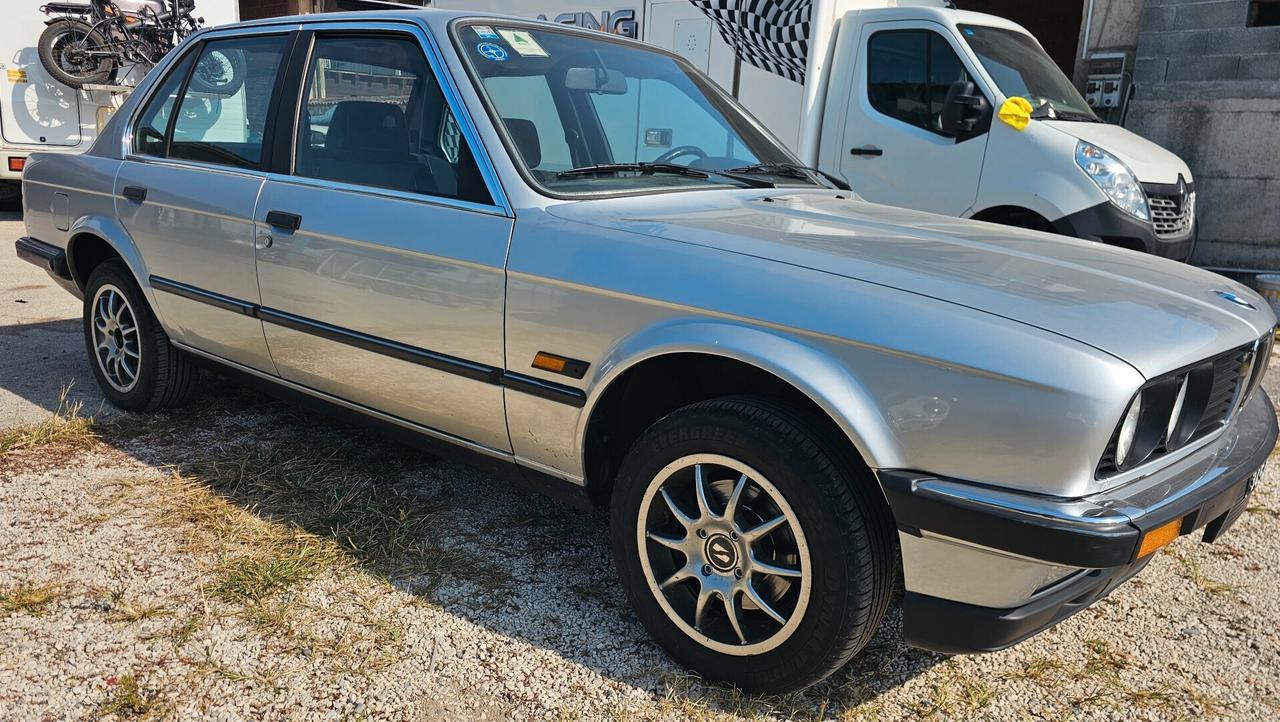 Bmw 318 5 PORTE NEOPATENTATI