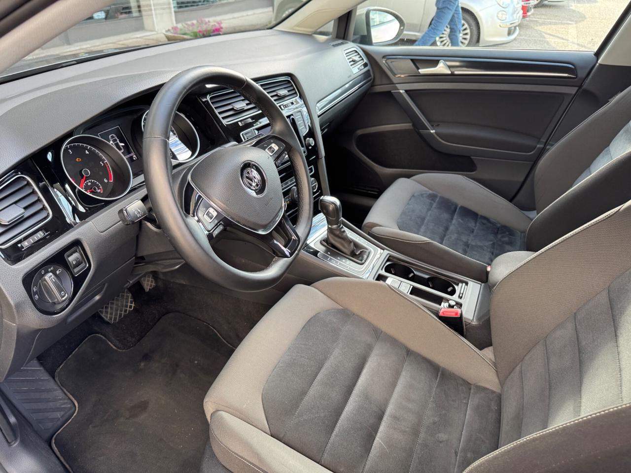Volkswagen Golf 1.6 TDI DSG 5p. Highline BlueMotion Technology