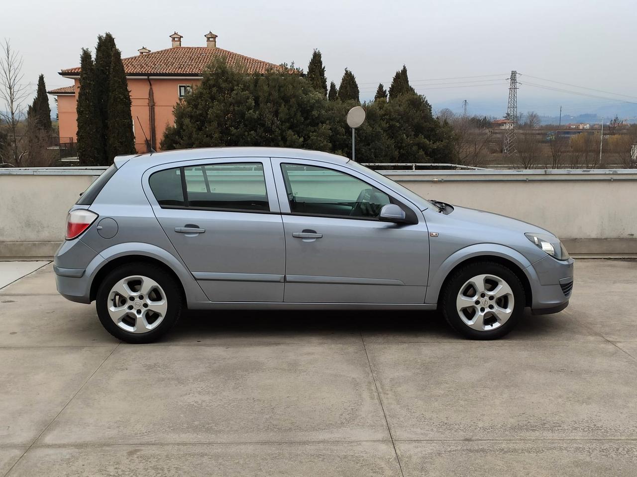 Opel Astra 1.7 CDTI 101CV 5 porte Cosmo