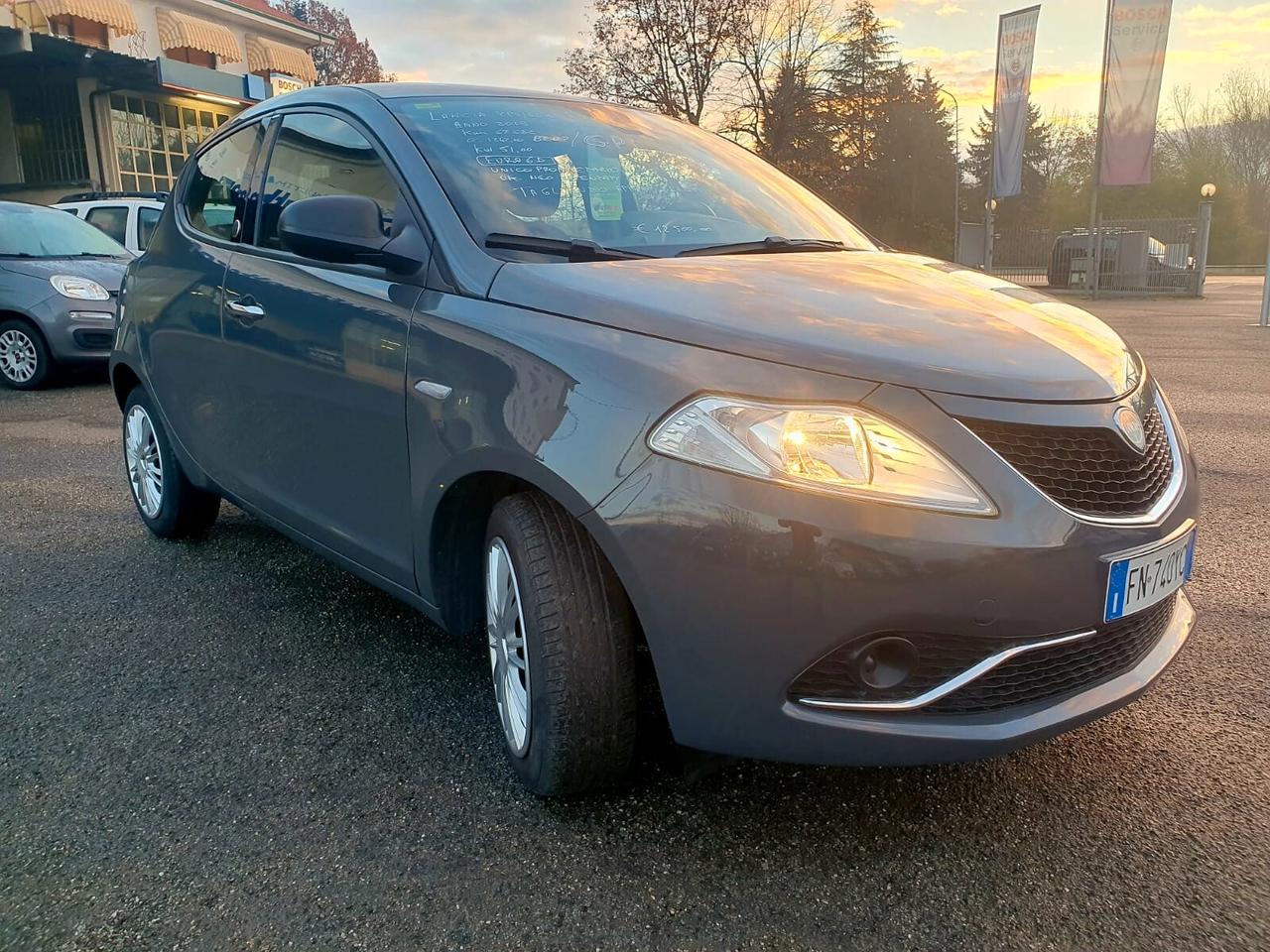 Lancia Ypsilon 1.2 69 CV 5 porte GPL Ecochic Silver