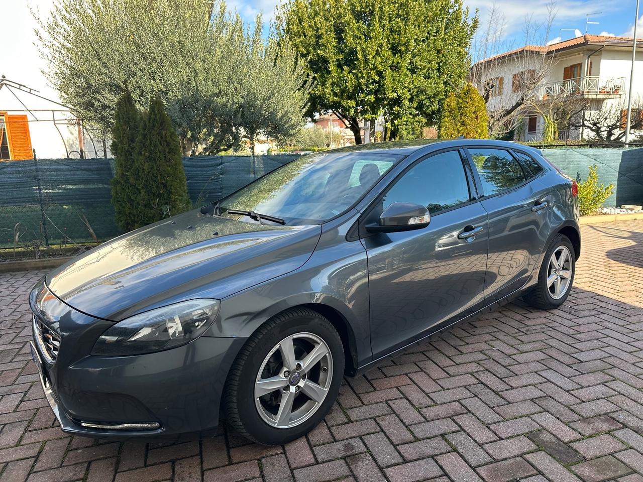 Volvo V40 D2 1.6 Summum