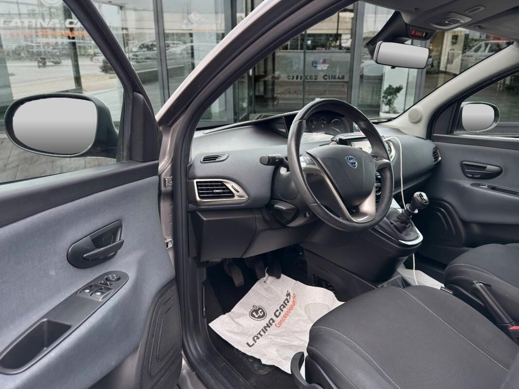 Lancia Ypsilon III 1.0 firefly hybrid Gold s&s 70cv 5p. Con CARPLAY