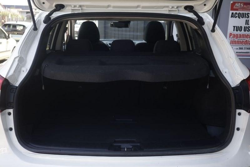 Nissan Qashqai Nissan Qashqai 1.5 110 dCi N-Connecta ANNO 2017