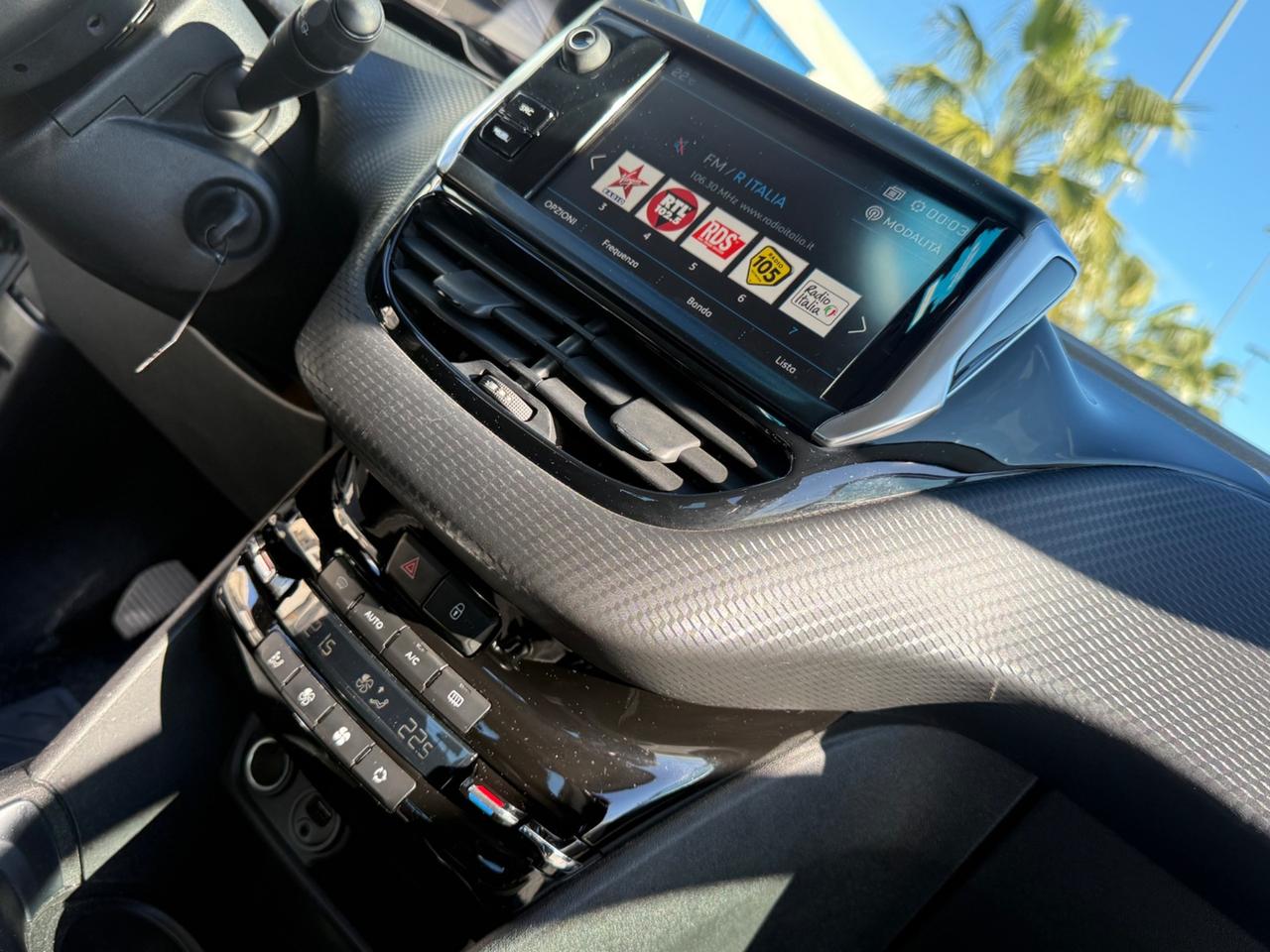 Peugeot 208 1.2 Puretech 82 CV Allure-PERMUTABILE