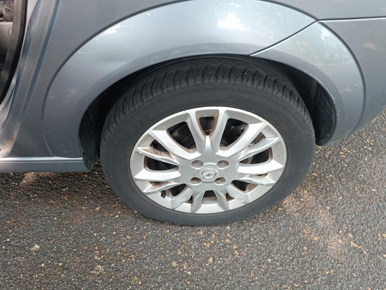 Meriva 1.400CC MODELLO Cosmo BENZINA/GPL