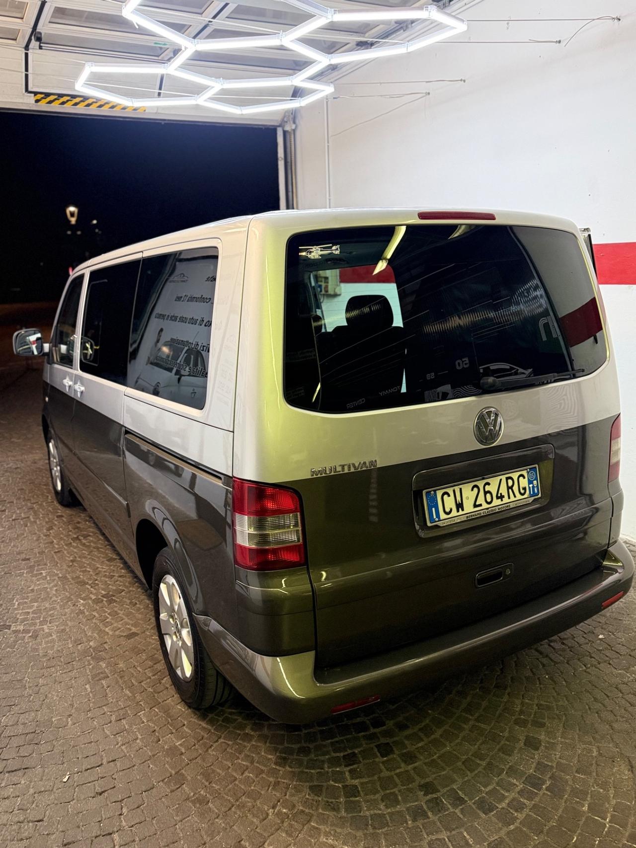 Volkswagen Multivan 2.5 TDI/130CV Highline