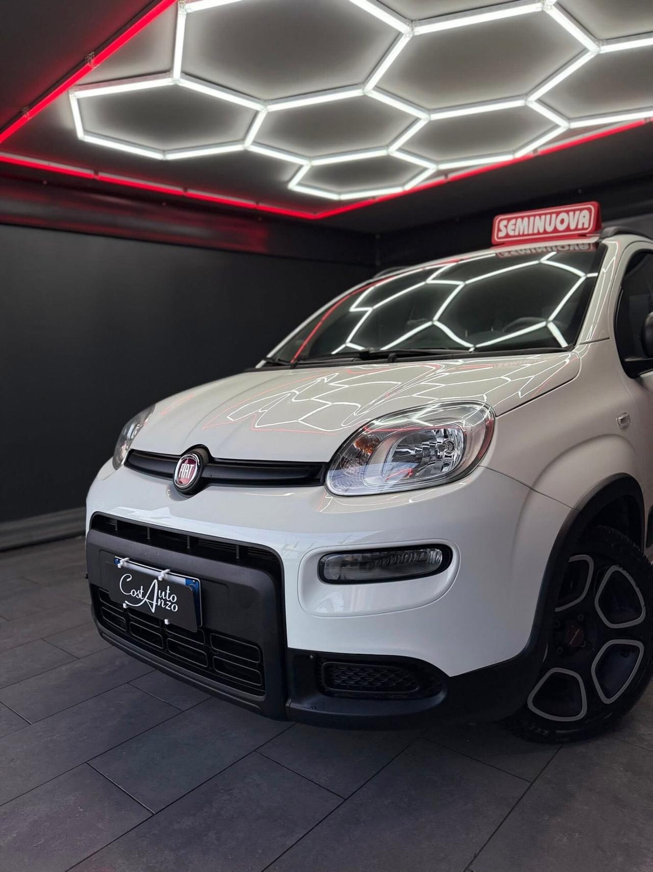 Fiat Panda 1.0 Hybrid City Cross 29000 KM