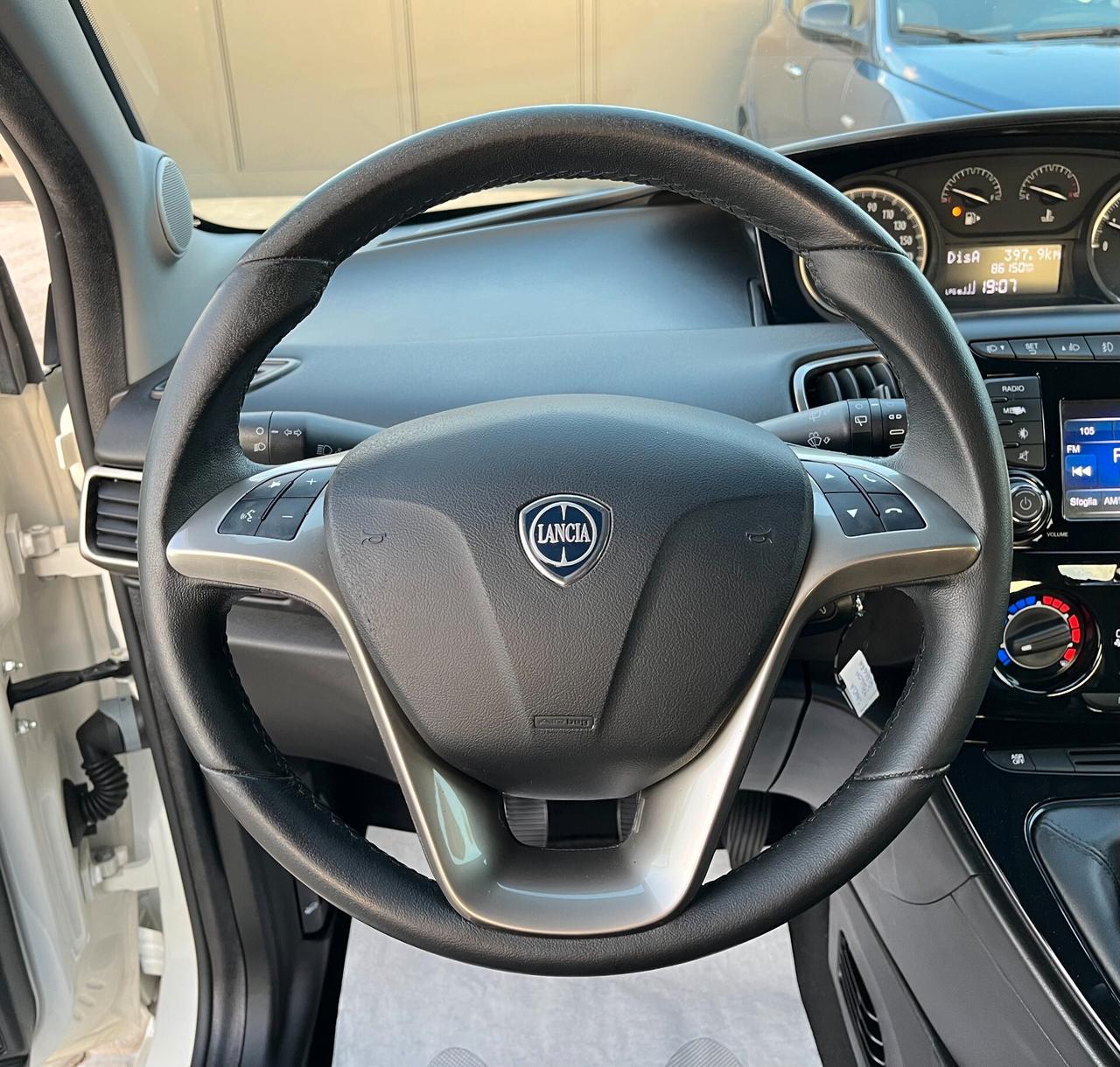 Lancia Ypsilon 1.2 69 CV 5 porte GPL Ecochic Monogram