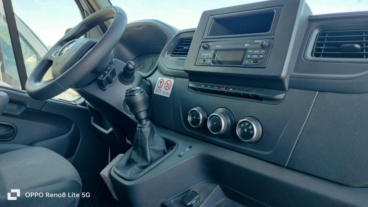 RENAULT master T35 2.3 L4H3 IVA COMPRESA
