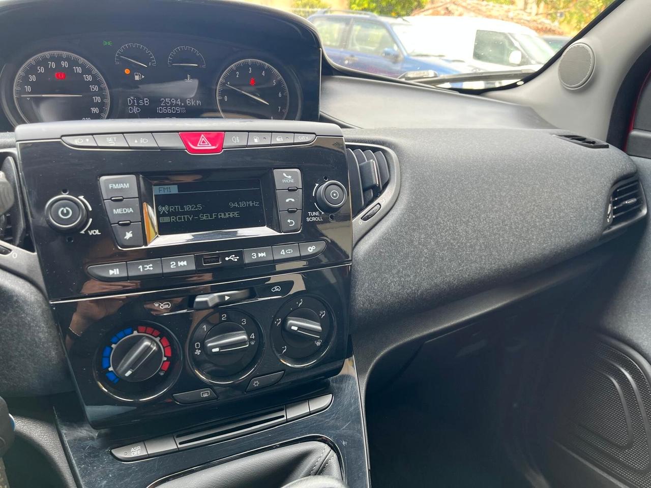 Lancia Ypsilon 1.2 69 CV 5 porte GPL Ecochic Elefantino Blu