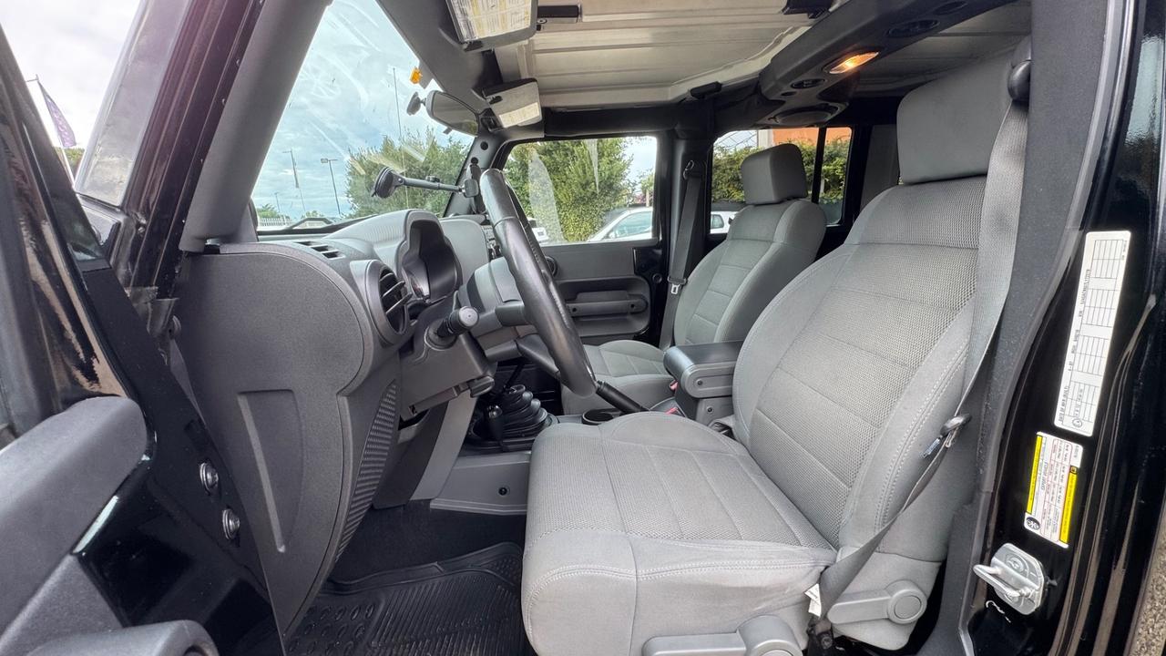 Jeep Wrangler Unlimited 2.8 CRD PASSO LUNGO