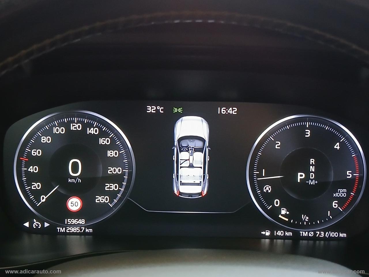 VOLVO XC40 D3 AWD Geartronic R-design