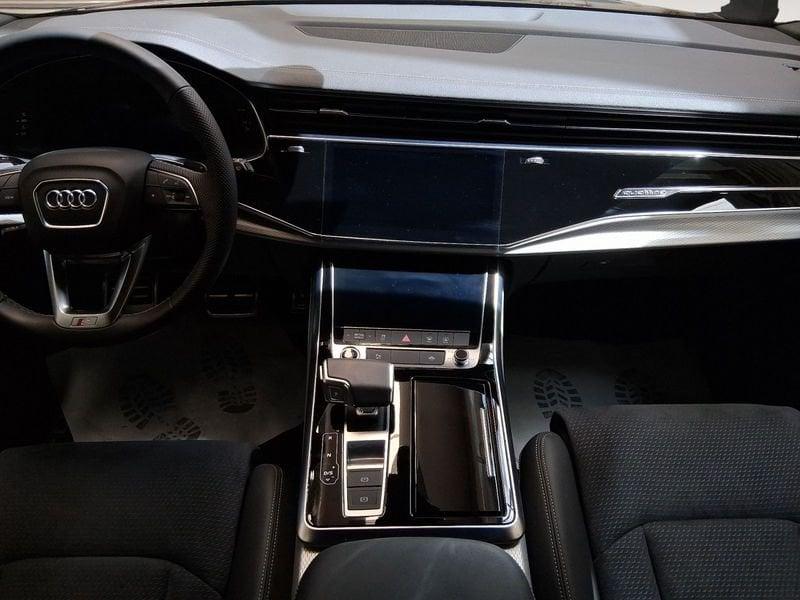 Audi Q8 50 TDI 210kW quattro tip. S Line Edition
