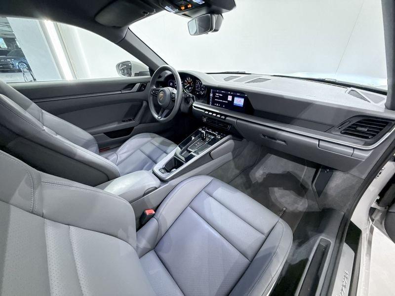 Porsche 911 992 Carrera