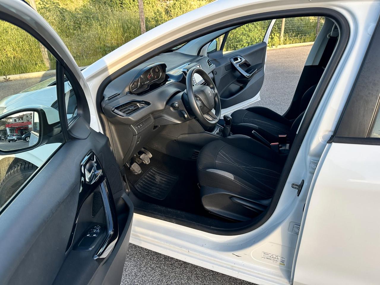 Peugeot 208 1.2 VTi 82 CV 5 porte Allure
