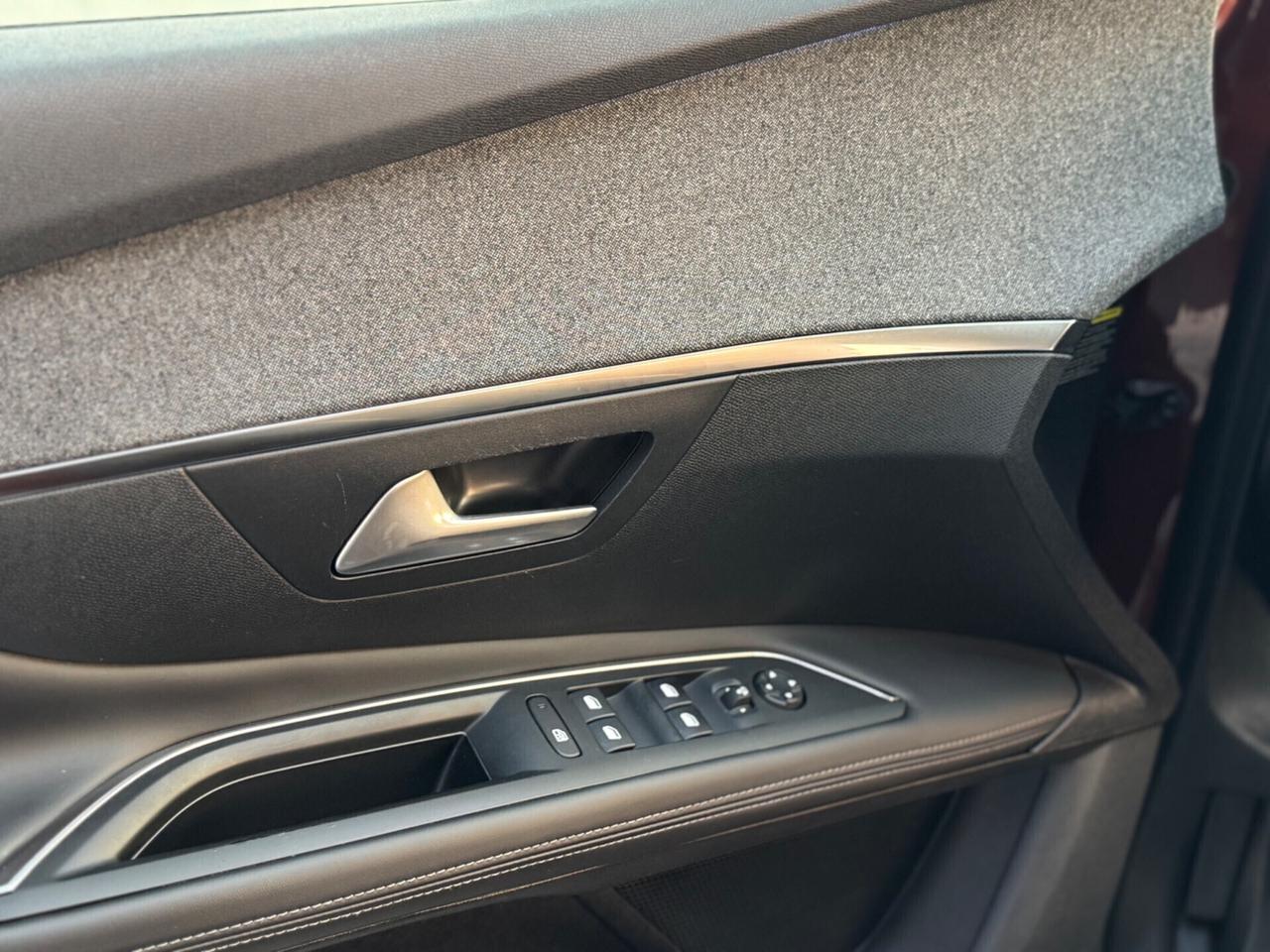 Peugeot 3008 BlueHDi 130 cv Garanzia 12 Mesi !