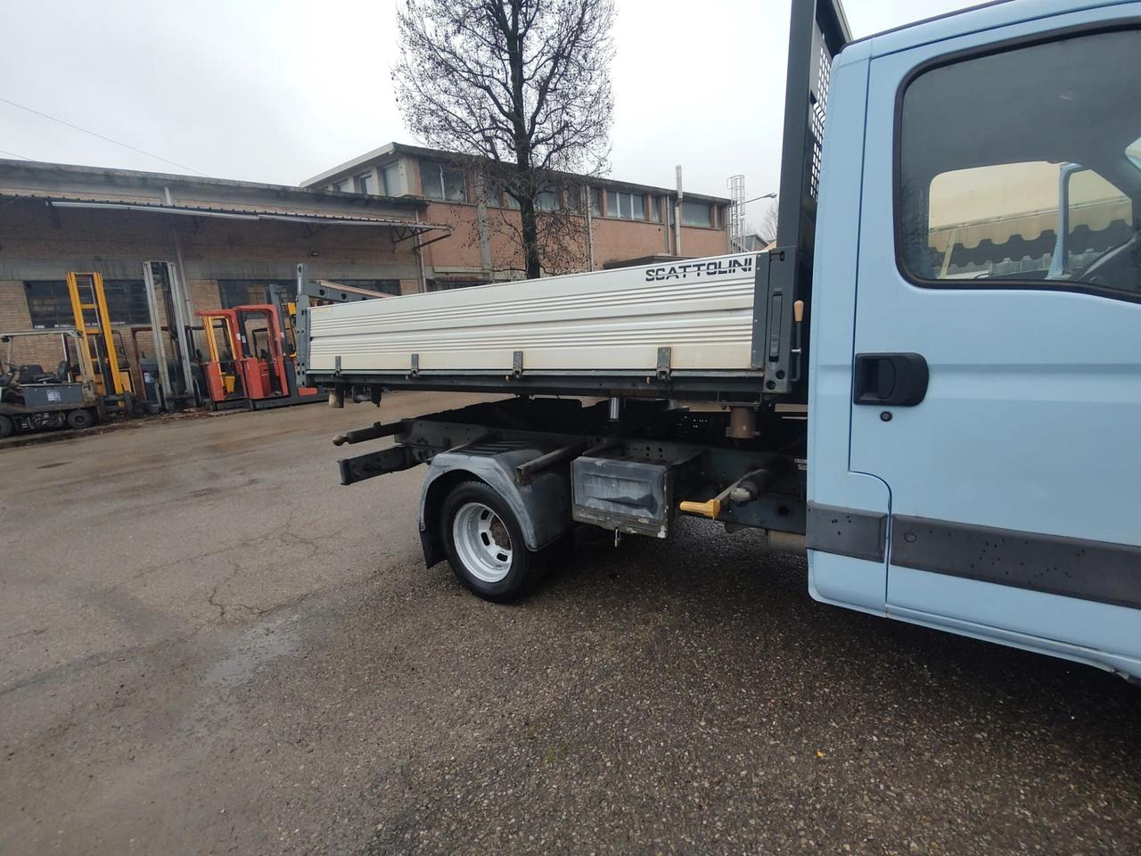 Iveco Daily RIBALTABILE TRILATERALE, SCATTOLINI SCIV 35c12 2.3jtd OK NEOPATENTATI.