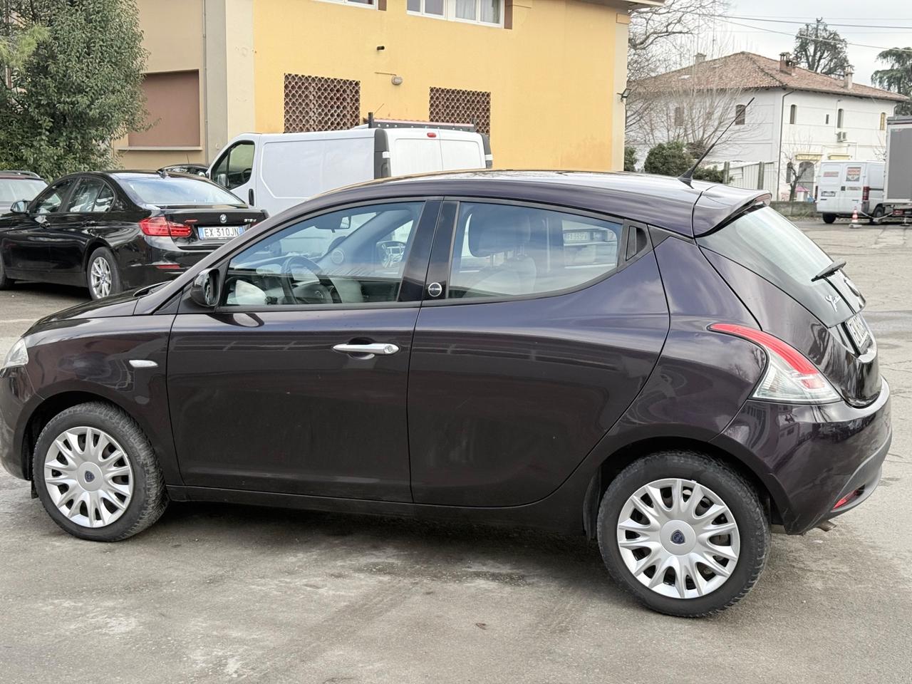 Lancia Ypsilon 1.2 69 CV 5 porte GPL Ecochic Gold