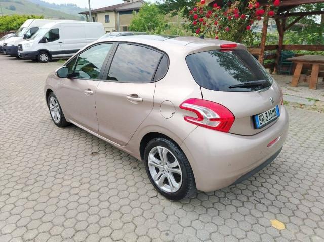 Peugeot 208 1.2 vti 12v Allure 5p