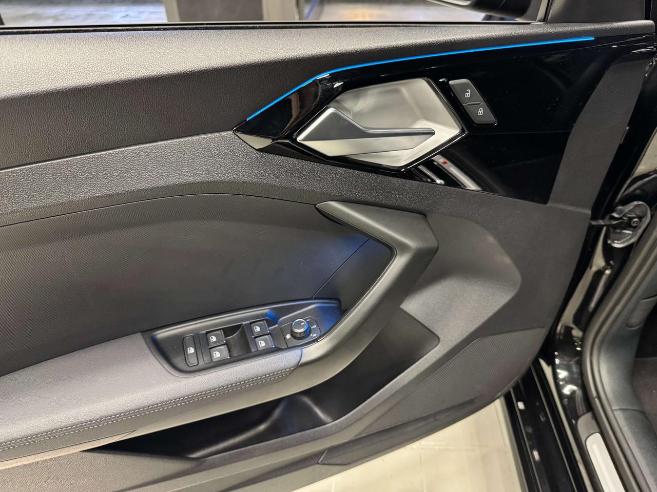 Audi A1 A1 Sportback 30 1.0 tfsi Identity Black 116cv s-tronic